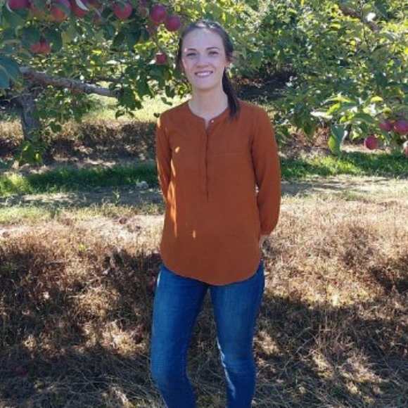 Meet your Posher, Allison - Picture 2 of 2